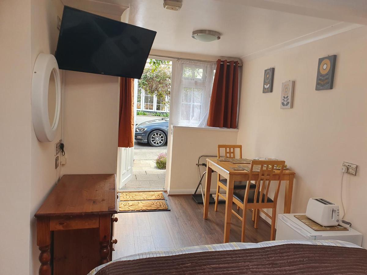Penryn Guest House, Ensuite Rooms, Free Parking And Free Wifi Stratford-upon-Avon Exteriör bild