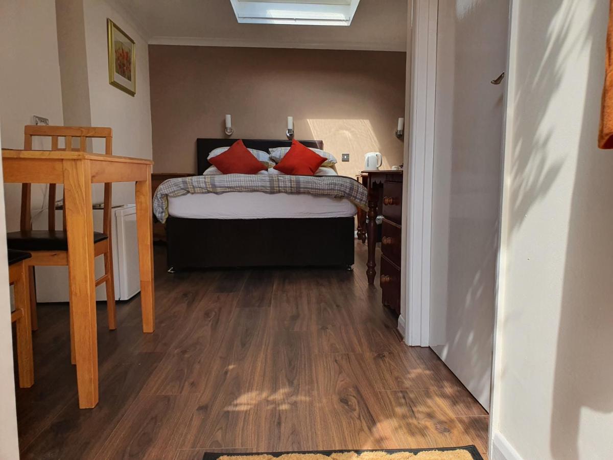 Penryn Guest House, Ensuite Rooms, Free Parking And Free Wifi Stratford-upon-Avon Exteriör bild