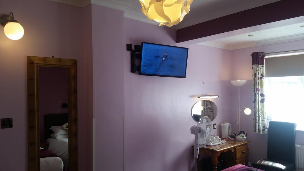 Penryn Guest House, Ensuite Rooms, Free Parking And Free Wifi Stratford-upon-Avon Exteriör bild