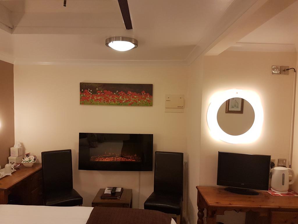 Penryn Guest House, Ensuite Rooms, Free Parking And Free Wifi Stratford-upon-Avon Exteriör bild