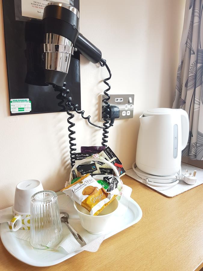 Penryn Guest House, Ensuite Rooms, Free Parking And Free Wifi Stratford-upon-Avon Exteriör bild