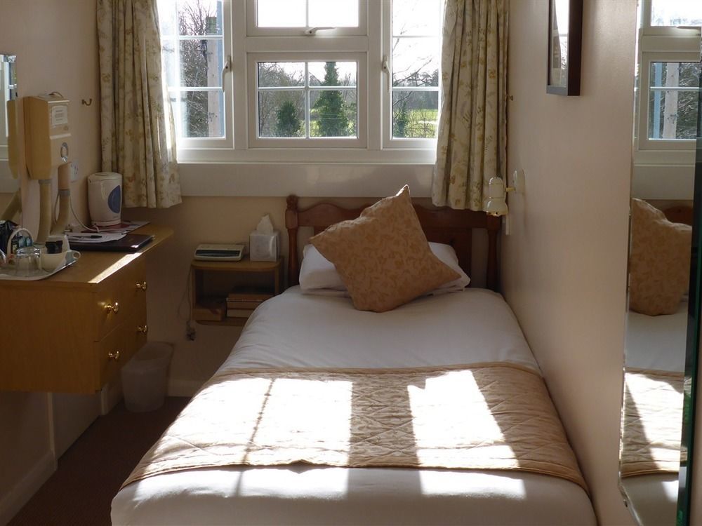 Penryn Guest House, Ensuite Rooms, Free Parking And Free Wifi Stratford-upon-Avon Exteriör bild