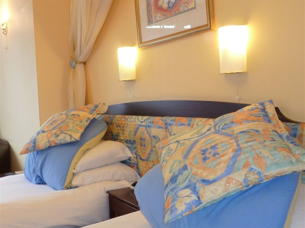 Penryn Guest House, Ensuite Rooms, Free Parking And Free Wifi Stratford-upon-Avon Exteriör bild