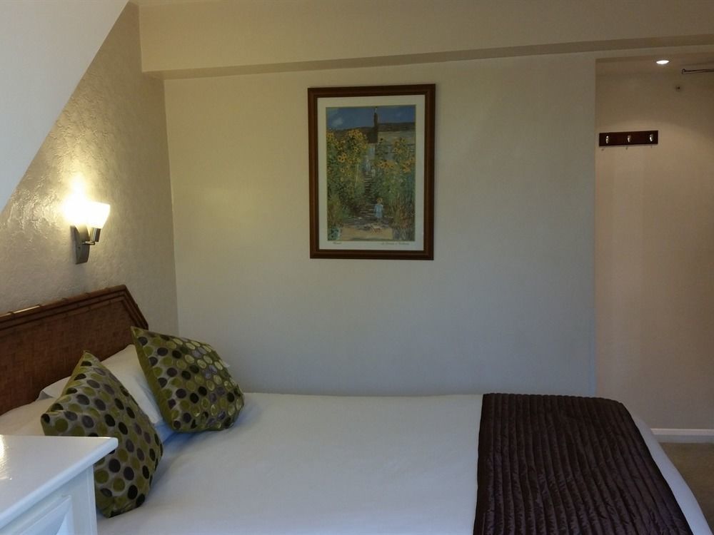 Penryn Guest House, Ensuite Rooms, Free Parking And Free Wifi Stratford-upon-Avon Exteriör bild