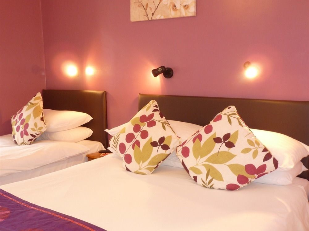 Penryn Guest House, Ensuite Rooms, Free Parking And Free Wifi Stratford-upon-Avon Exteriör bild