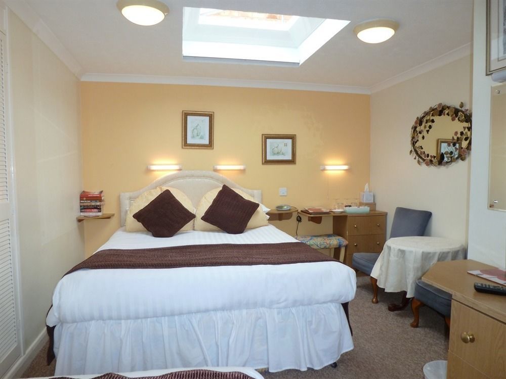 Penryn Guest House, Ensuite Rooms, Free Parking And Free Wifi Stratford-upon-Avon Exteriör bild